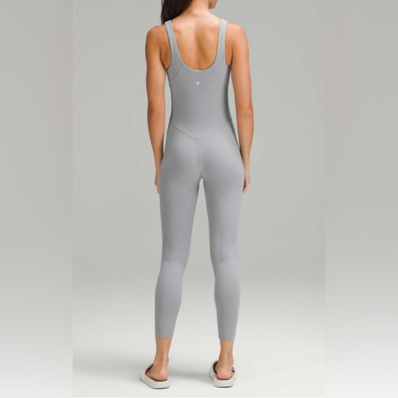 #64 NWT Lululemon Align Bodysuit 25"
Rhino Grey Sz 8 - Picture 2 of 7